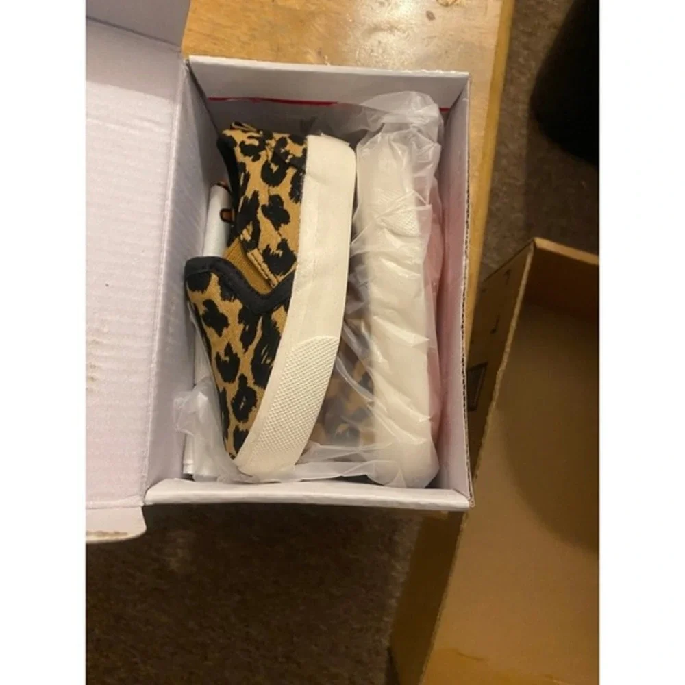 Baby Slip-On Shoes Leopard Print‎ Size 6 New With Tags
